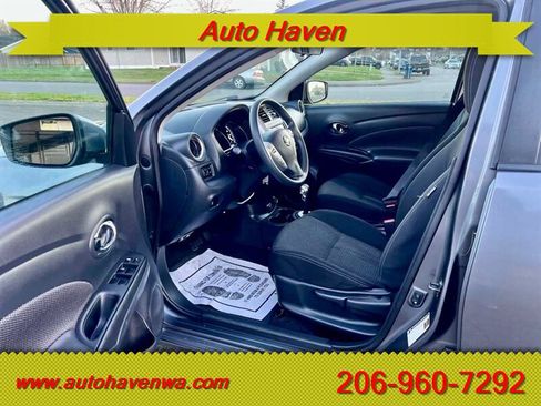 Used 2019 Nissan Versa SV image 8