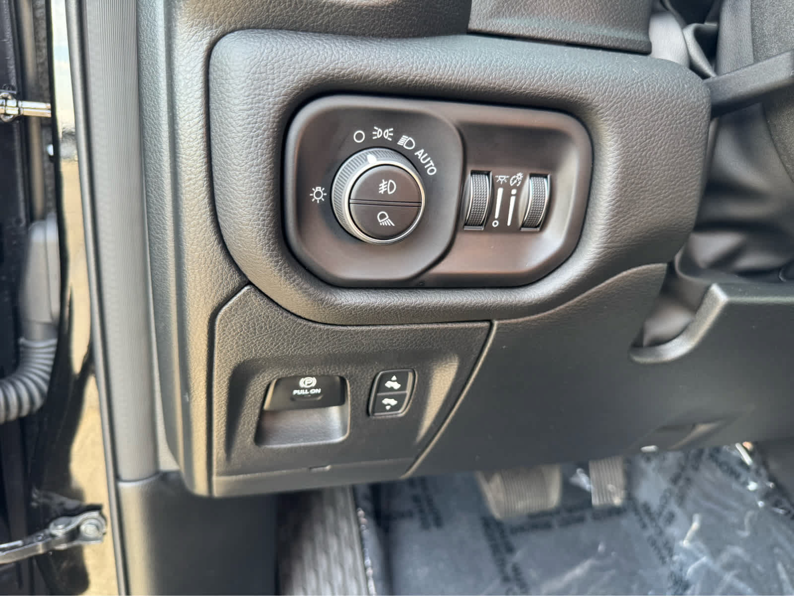 Used 2025 RAM 1500 Big Horn AWD/4WD image 25