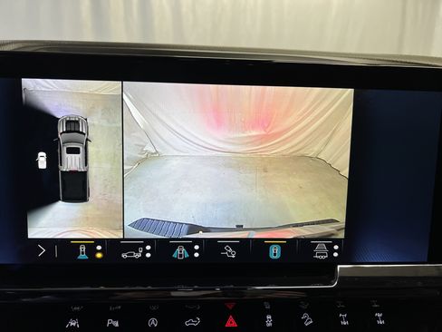Certified 2023 Chevrolet Silverado 1500 ZR2 w/ Technology Package AWD/4WD image 20