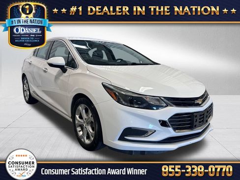 Used 2018 Chevrolet Cruze Premier FWD image 1