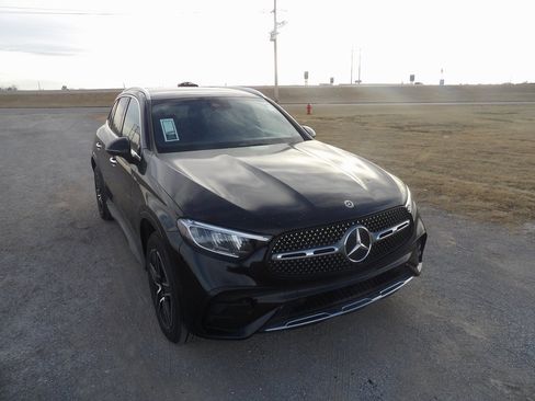 Used 2023 Mercedes-Benz GLC 300 image 4
