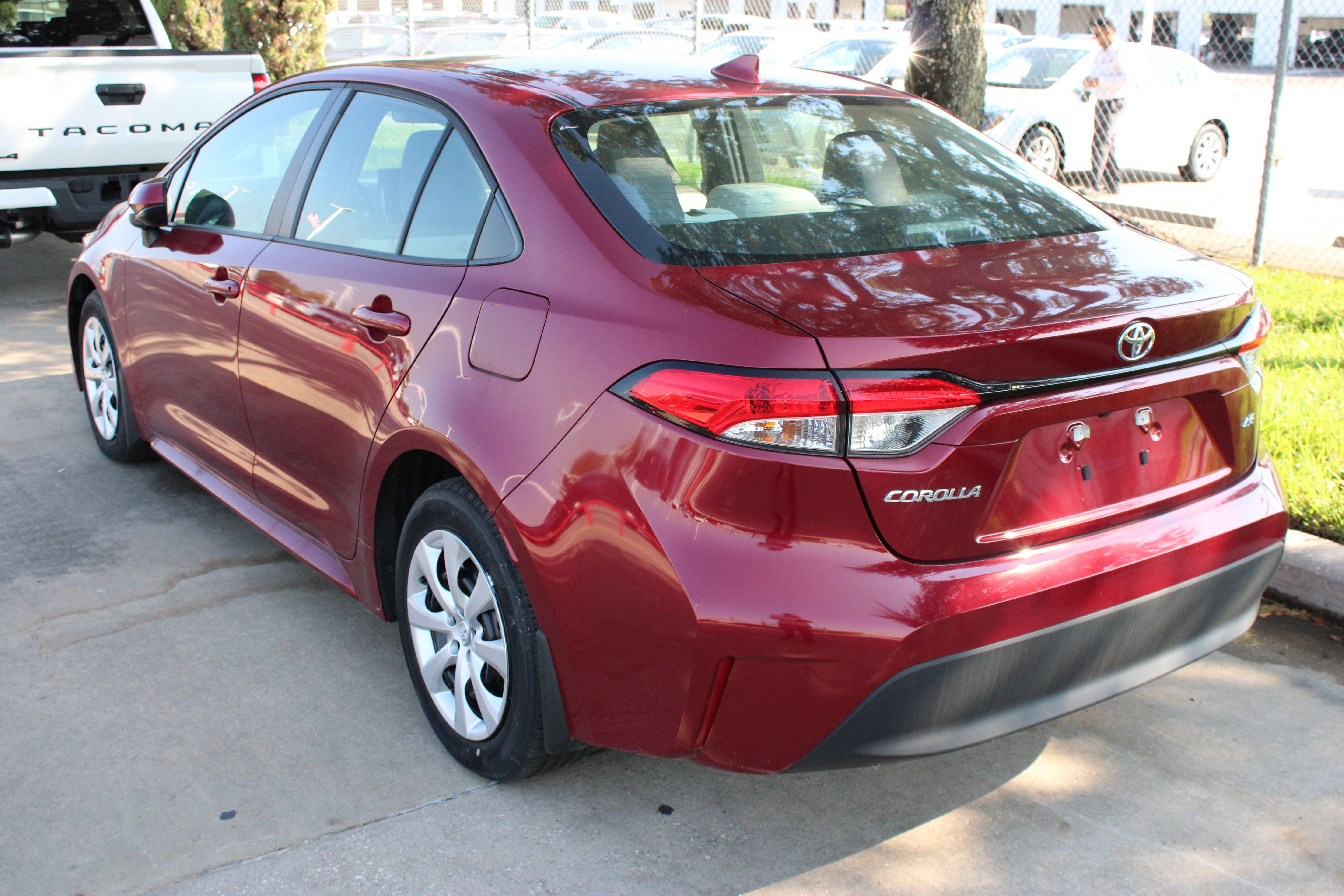 Used 2025 Toyota Corolla LE FWD image 5