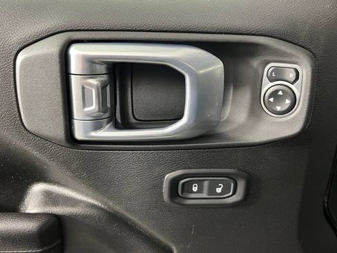 Used 2021 Jeep Gladiator Sport AWD/4WD image 19