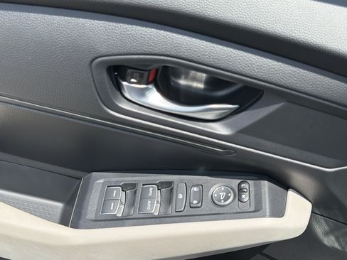Certified 2025 Honda Accord LX image 26