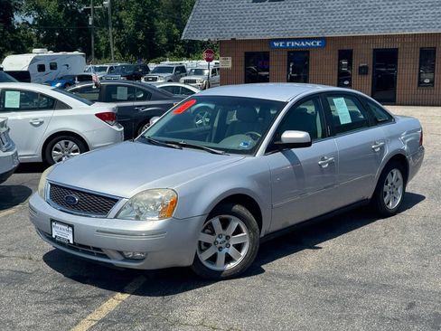 Used 2005 Ford Five Hundred SEL FWD image 2