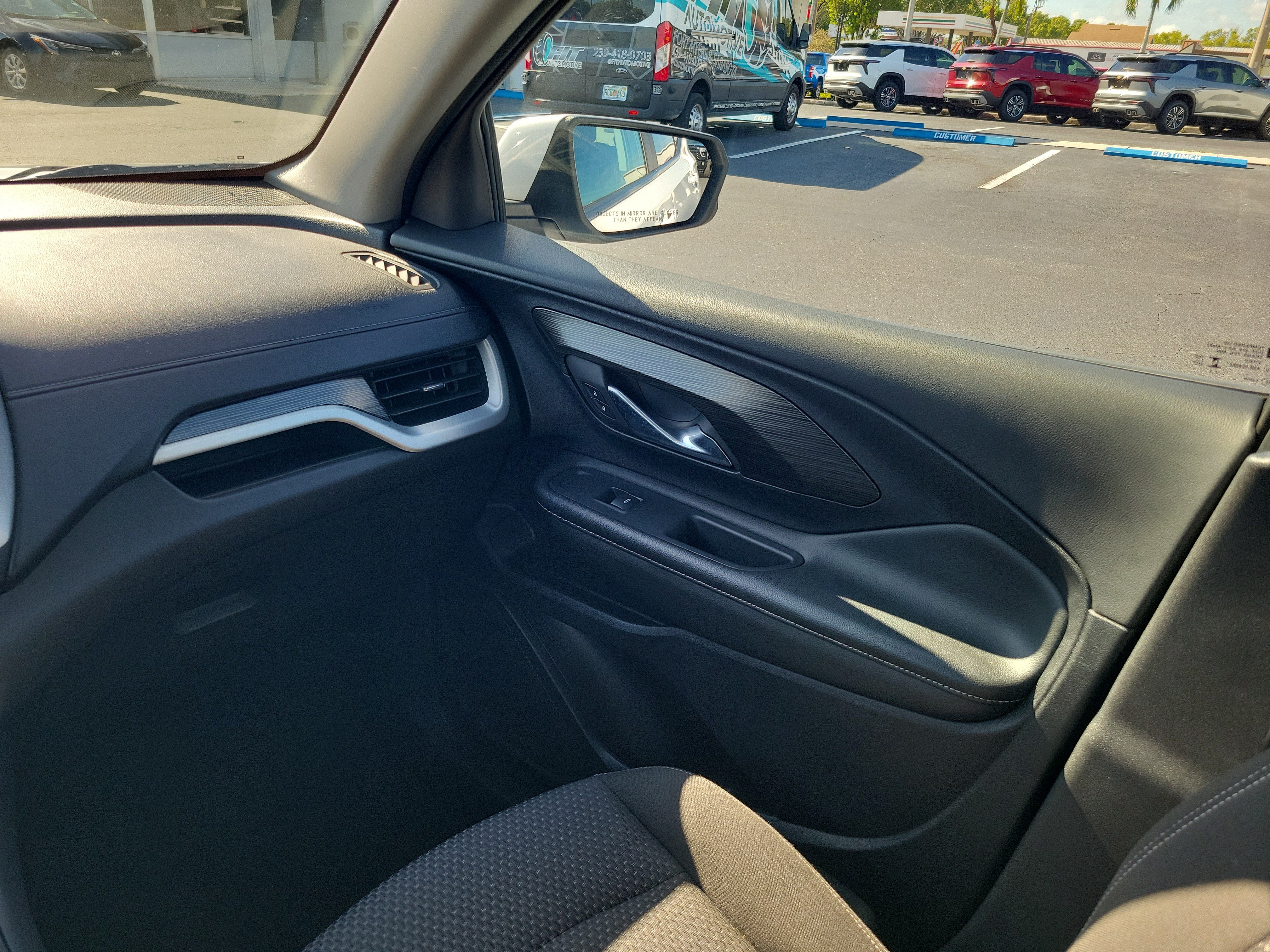 Used 2024 GMC Terrain SLE FWD image 13