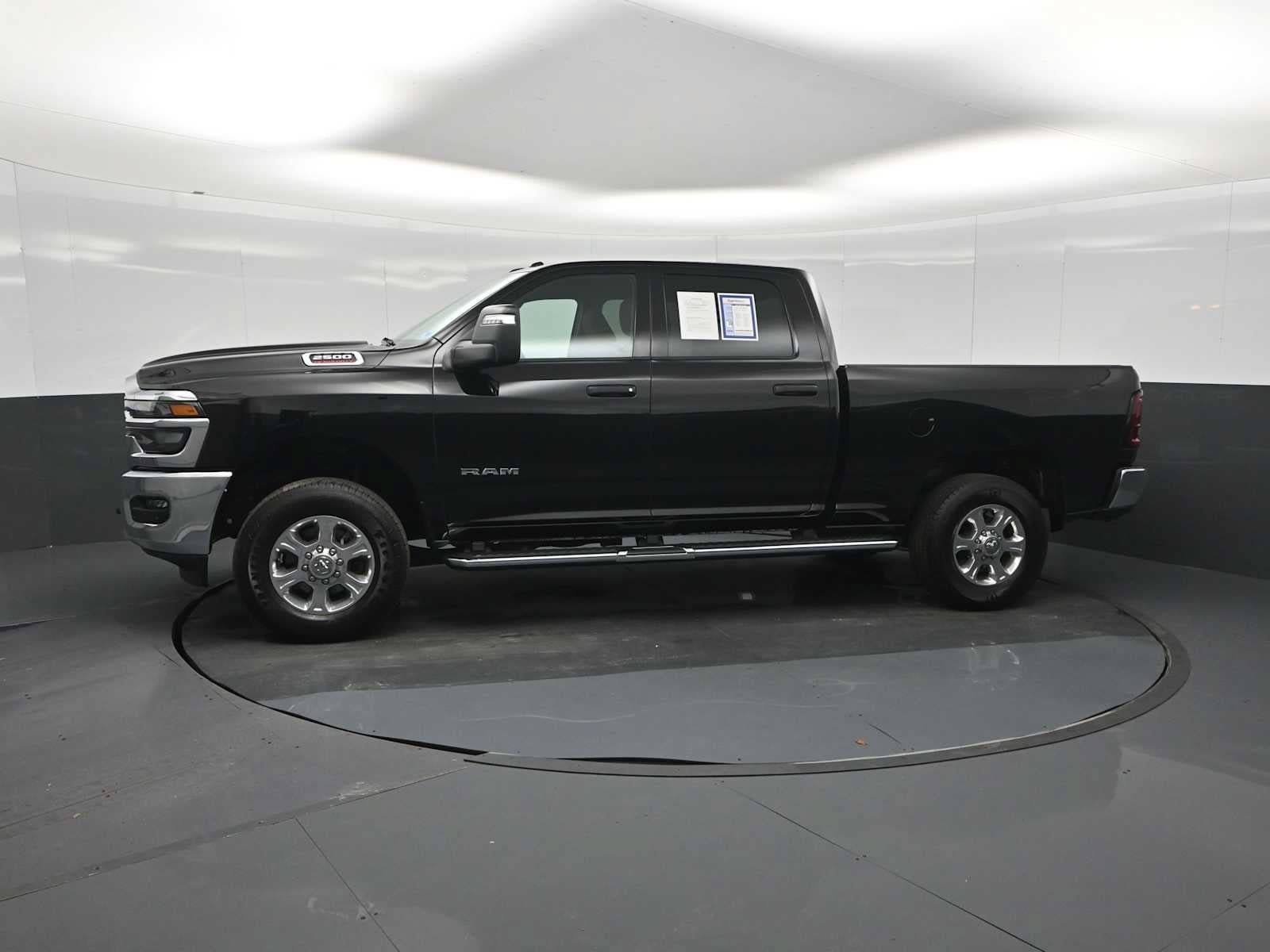 Used 2026 RAM 2500 Big Horn AWD/4WD image 4