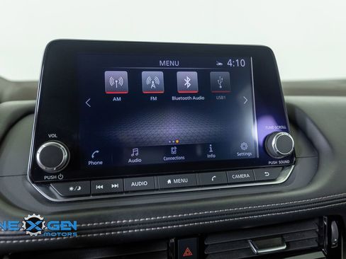 Used 2022 Nissan Rogue SV AWD/4WD image 18