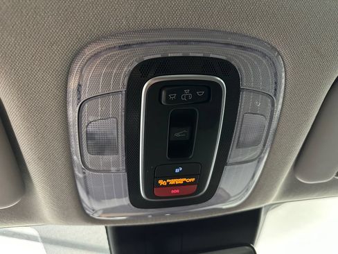 Used 2024 Hyundai Elantra Limited FWD image 31