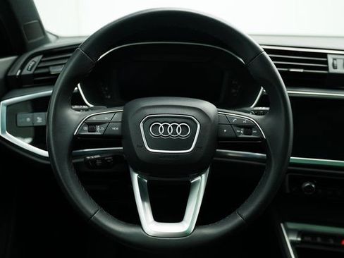 Used 2025 Audi Q3 2.0T Premium image 30