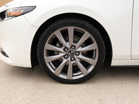 Used 2019 MAZDA MAZDA3 Sedan FWD image 16