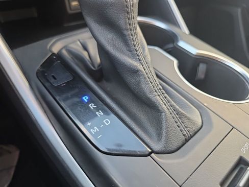 Used 2022 Toyota Highlander XLE image 30