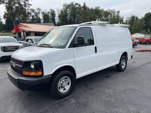Used 2016 Chevrolet Express 2500 RWD image 1