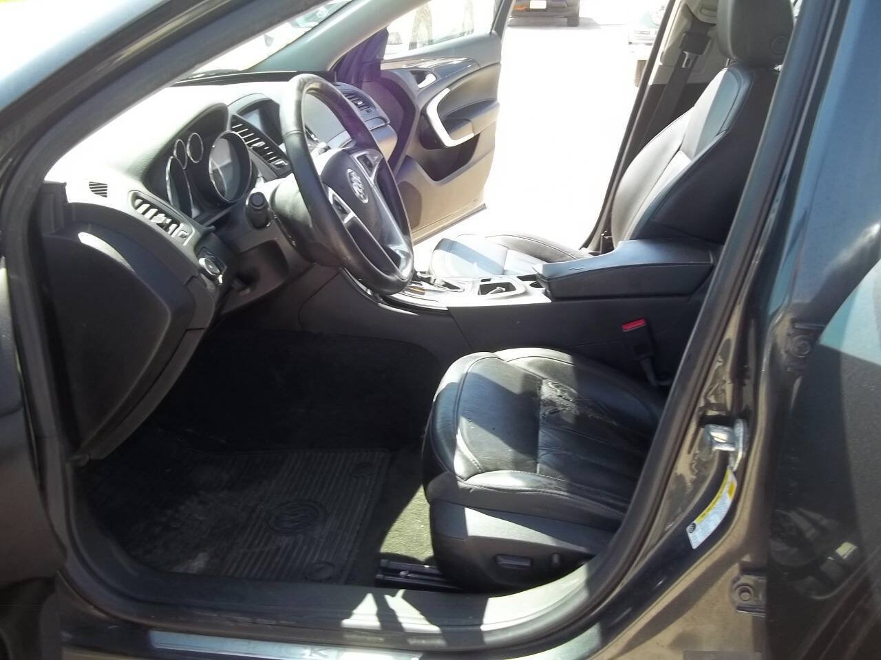 Used 2013 Buick Regal Premium FWD image 7