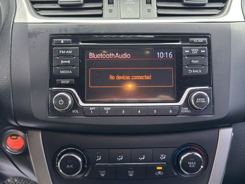 Used 2015 Nissan Sentra SV image 22