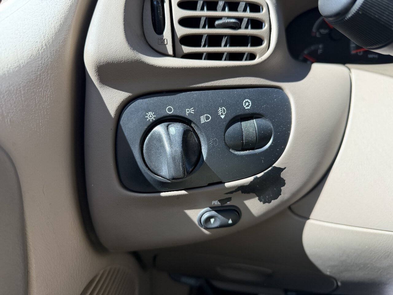 Used 2002 Ford F150 King Ranch RWD image 13