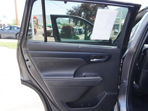 Certified 2024 Toyota Highlander XSE image 21