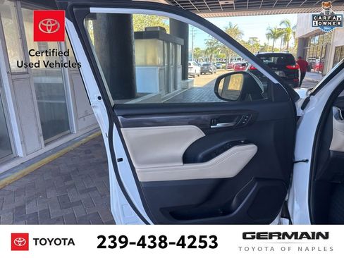 Certified 2025 Toyota Highlander Limited image 19