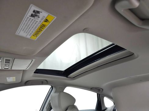 Used 2018 Honda Accord Touring image 16