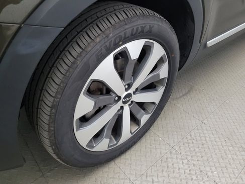 Used 2022 Kia Telluride S FWD image 31