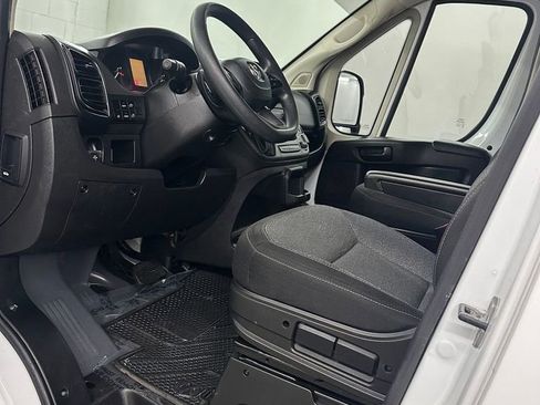Used 2022 RAM ProMaster 2500 w/ Convenience Group image 9