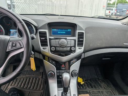 Used 2013 Chevrolet Cruze LT FWD image 3