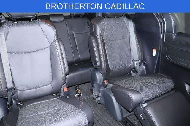 Used 2025 Toyota Sienna Platinum AWD/4WD image 24