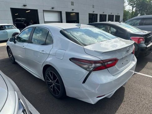 Used 2024 Toyota Camry SE FWD image 6