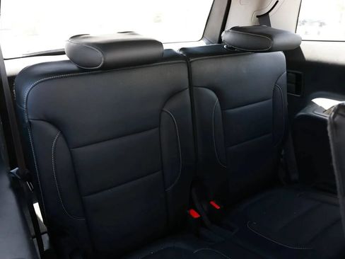 Used 2019 GMC Acadia SLT FWD image 20