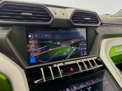 Used 2019 Lamborghini Urus AWD/4WD image 11