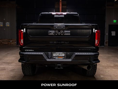 Used 2021 GMC Sierra 2500 Denali w/ Denali Black Diamond Edition image 8