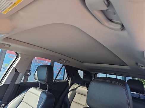 Used 2023 Chevrolet Equinox Premier AWD/4WD image 33
