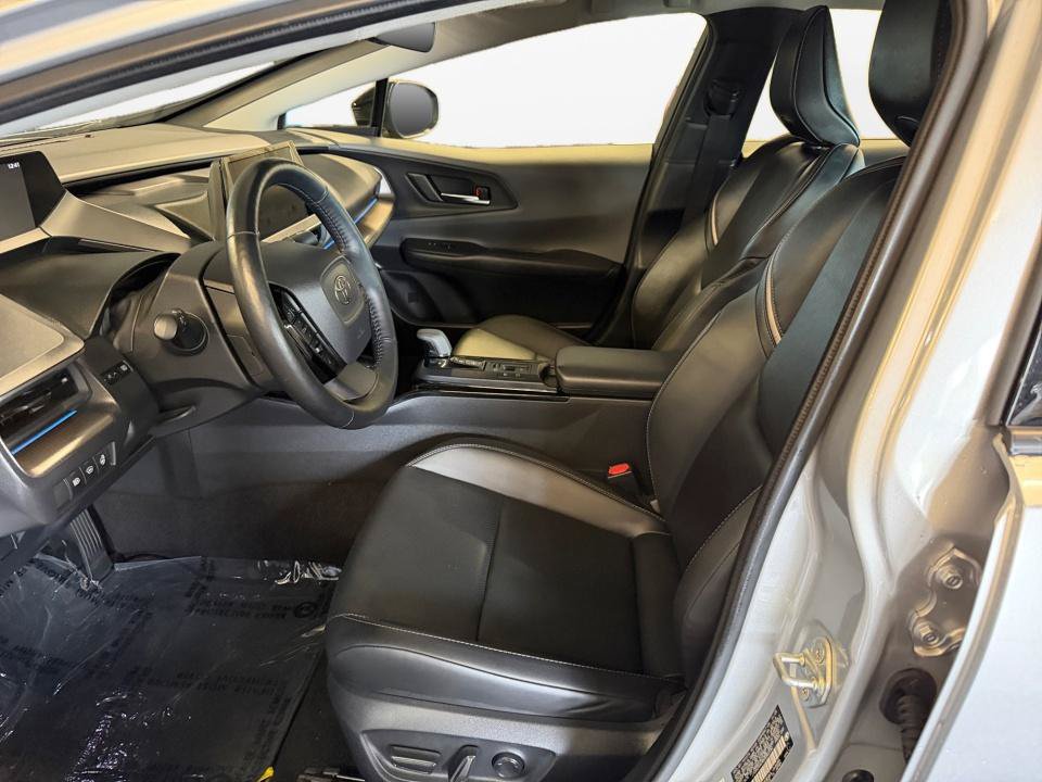 Certified 2025 Toyota Prius XLE FWD image 11