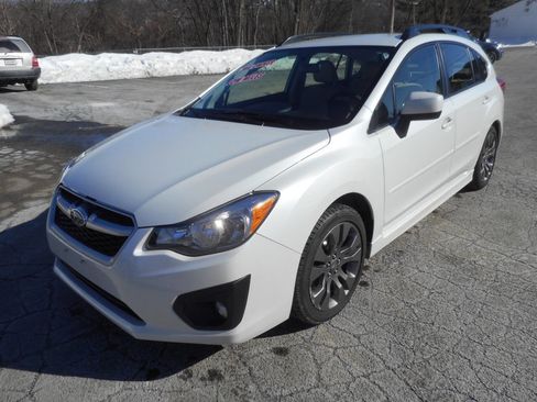 Used 2014 Subaru Impreza 2.0i Sport Premium image 16