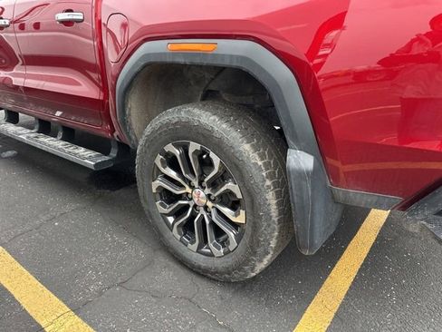 Used 2024 GMC Canyon Denali image 17