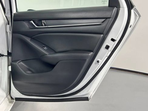 Used 2020 Honda Accord Sport image 11