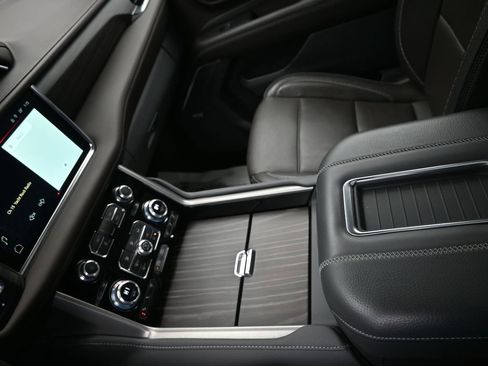 Used 2023 GMC Yukon Denali w/ Denali Reserve Package image 20