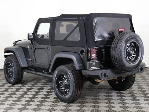 Used 2015 Jeep Wrangler Rubicon image 4
