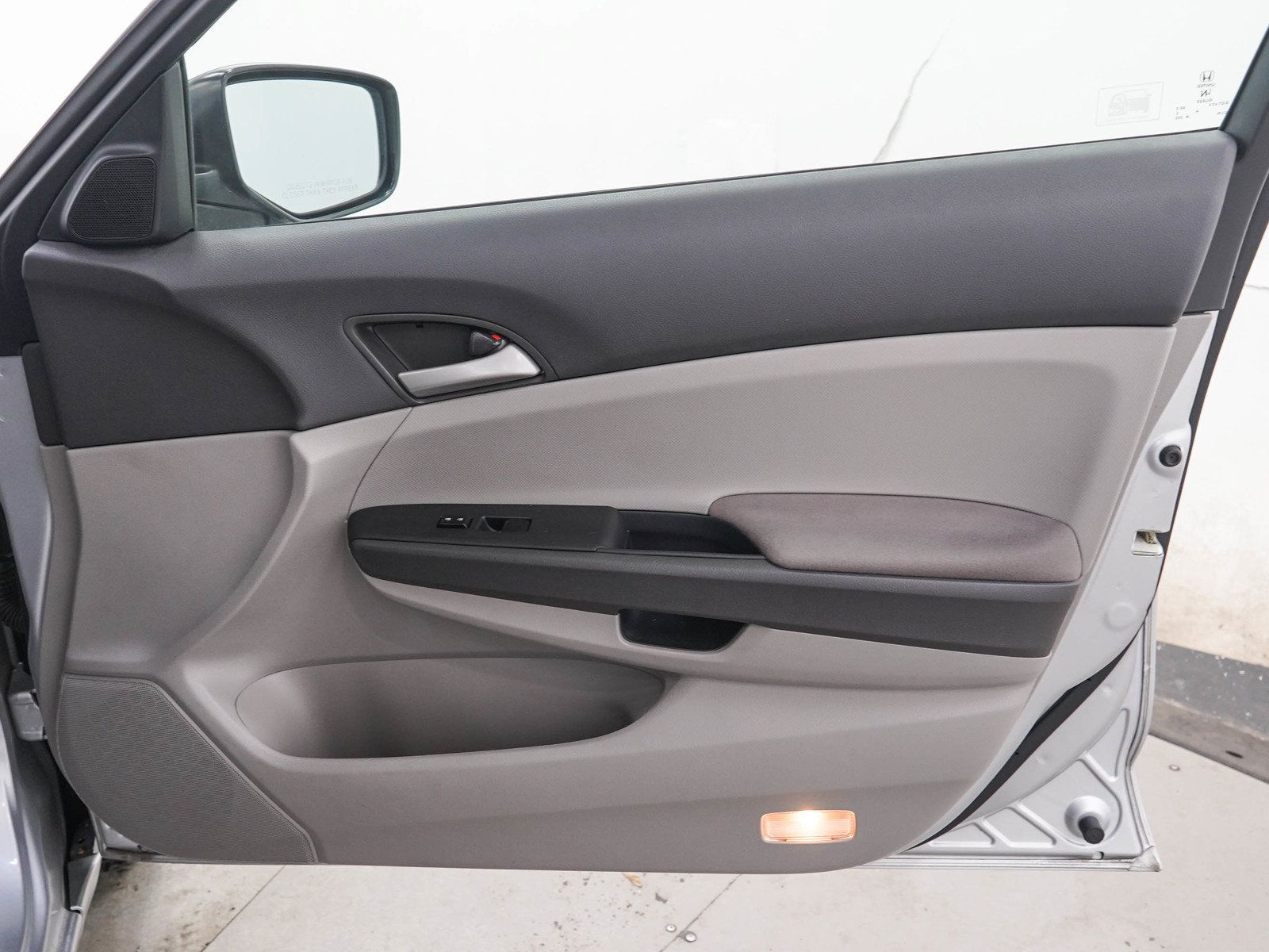 Used 2010 Honda Accord LX image 9