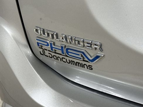 Used 2022 Mitsubishi Outlander LE AWD/4WD image 25