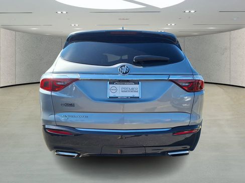 Used 2024 Buick Enclave Premium image 4