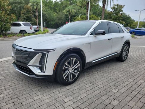 Used 2024 Cadillac Lyriq Luxury RWD image 9