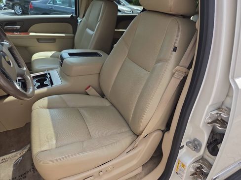 Used 2013 Chevrolet Tahoe LTZ AWD/4WD image 9