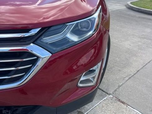 Used 2018 Chevrolet Equinox Premier FWD image 11