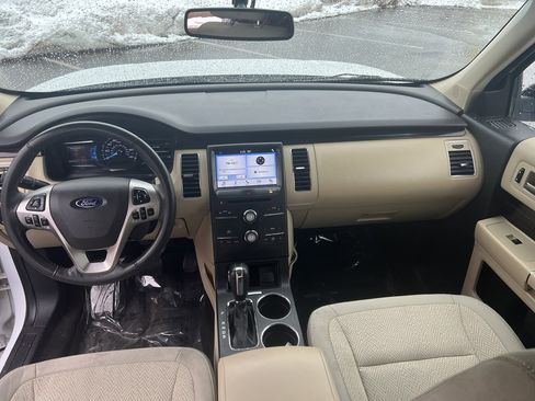 Used 2019 Ford Flex SEL image 40