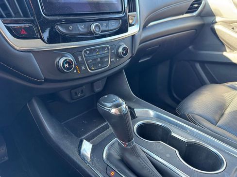 Used 2019 Chevrolet Traverse LT image 13