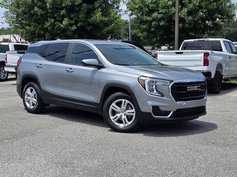 Used 2024 GMC Terrain SLE AWD/4WD image 2
