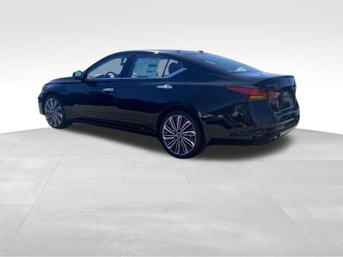 New 2025 Nissan Sentra SV image 6