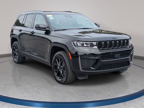 New 2026 Jeep Grand Cherokee Altitude AWD/4WD image 3