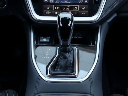 Used 2025 Subaru Outback Premium image 27